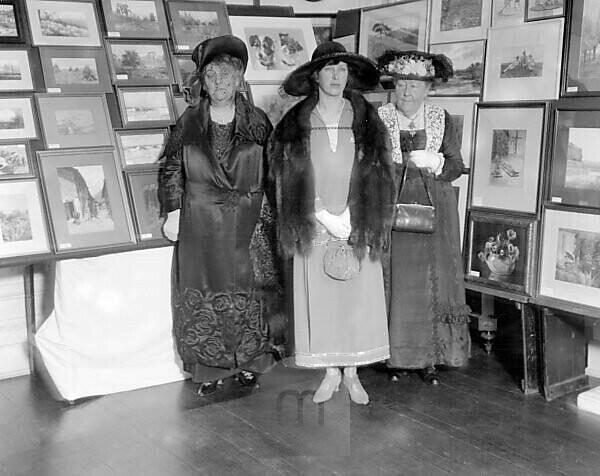 Princess Mary with Julia, Marchioness of Tweeddale (left) and Lady Maxwell-Lyte at the Royal Amateur Art Society's show at Pont Street. 1 May 1923
